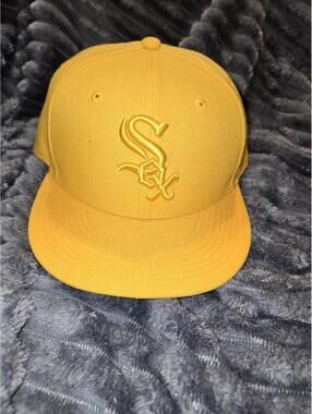New Era 9FIFTY Chicago White Sox Yellow Monochrome Snapback Hat MLB